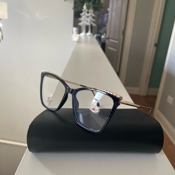 New”blue light”cat eye glasses with case.Stainless steel frame.Color-black/gold. - Picture 6 of 13